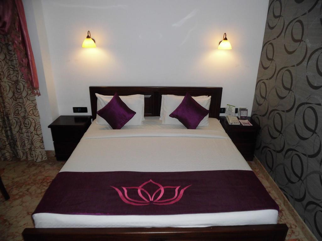 Lakshmi Hotel Thanjavur Room photo