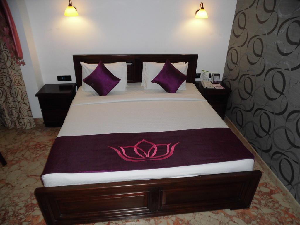 Lakshmi Hotel Thanjavur Room photo