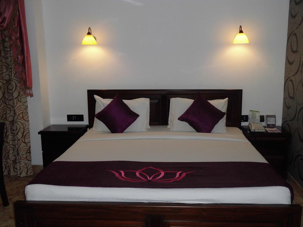 Lakshmi Hotel Thanjavur Room photo