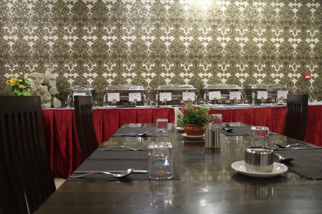 Lakshmi Hotel Thanjavur Exterior photo