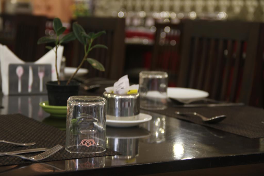 Lakshmi Hotel Thanjavur Exterior photo