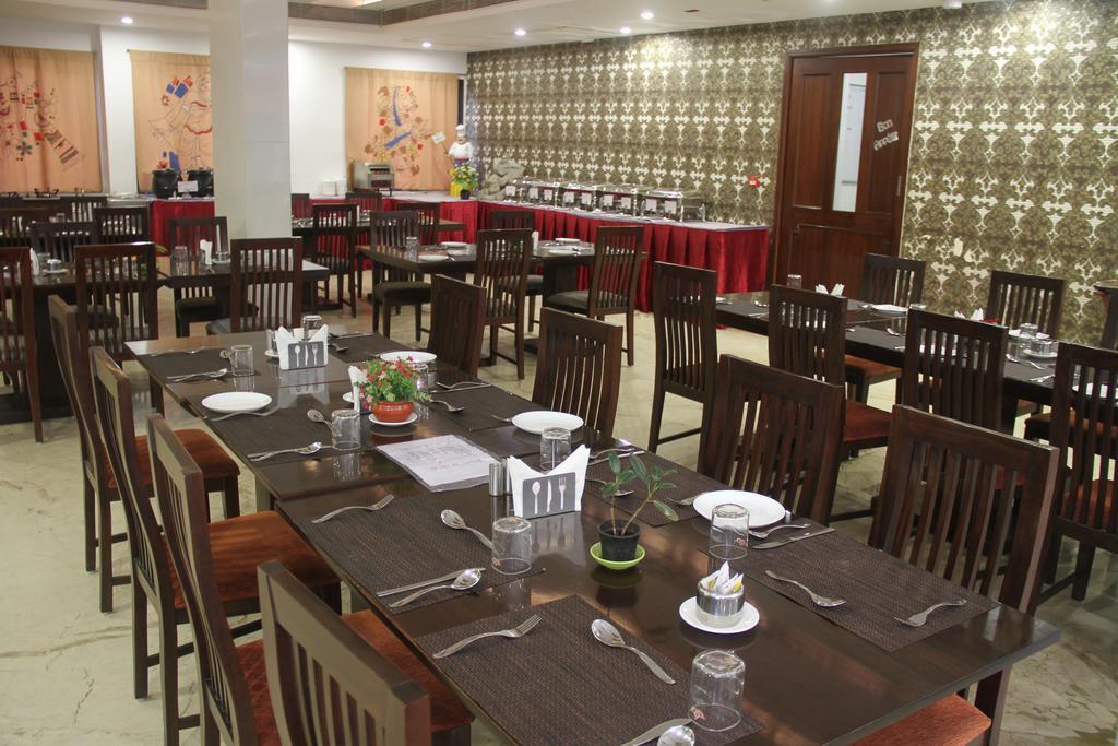 Lakshmi Hotel Thanjavur Exterior photo