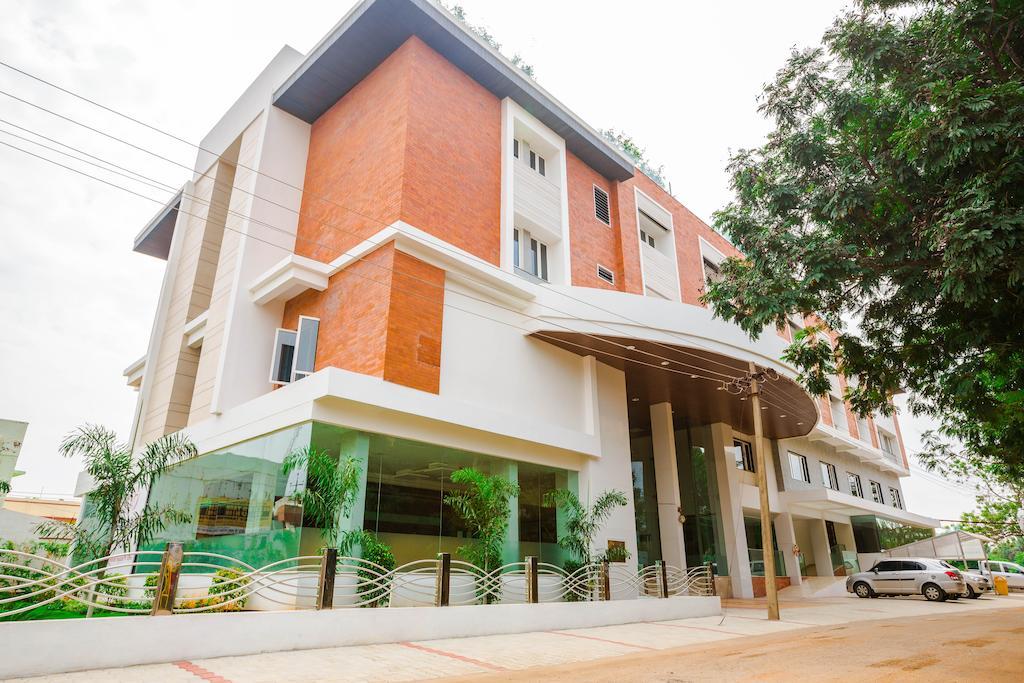 Lakshmi Hotel Thanjavur Exterior photo