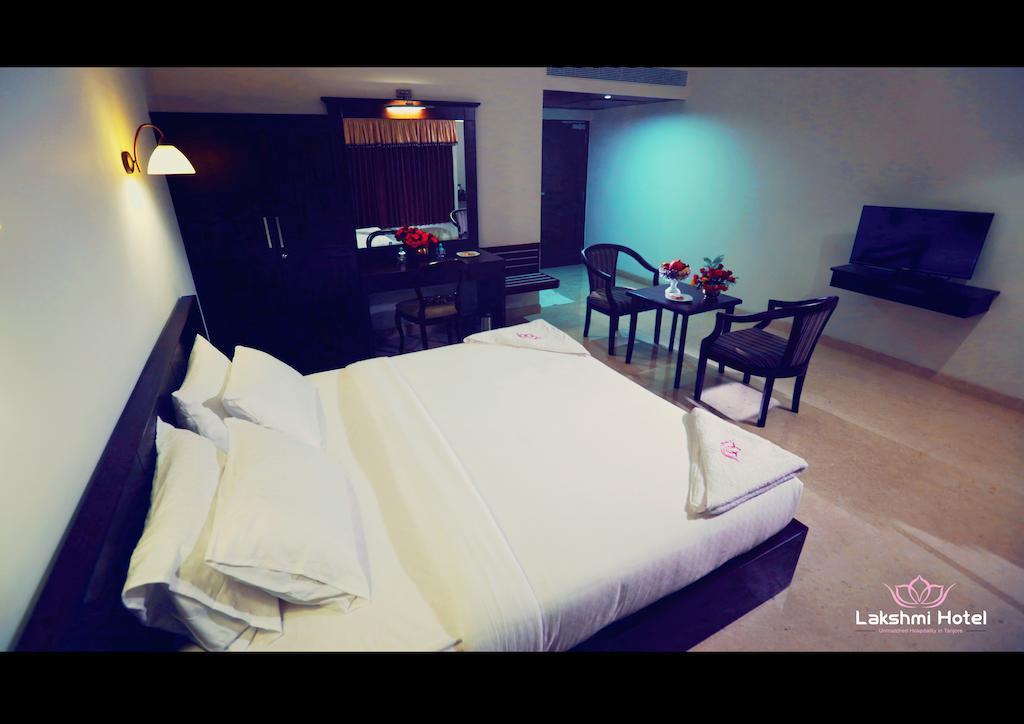 Lakshmi Hotel Thanjavur Room photo