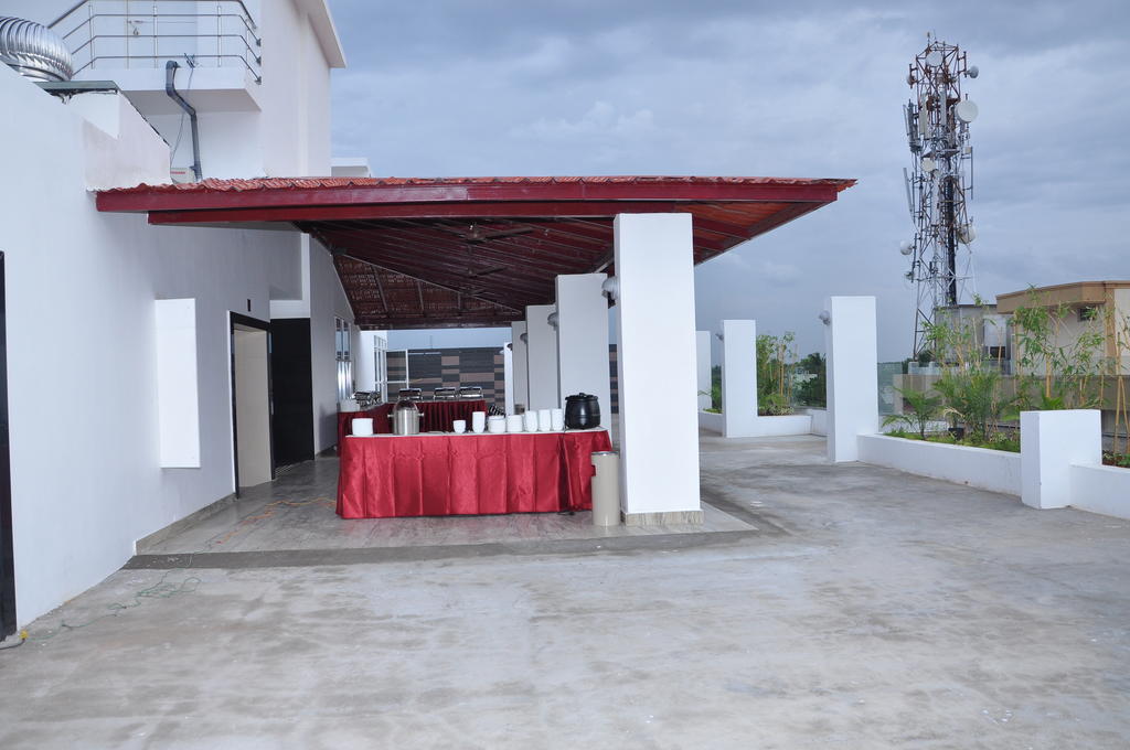 Lakshmi Hotel Thanjavur Exterior photo