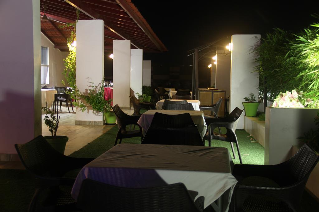 Lakshmi Hotel Thanjavur Exterior photo